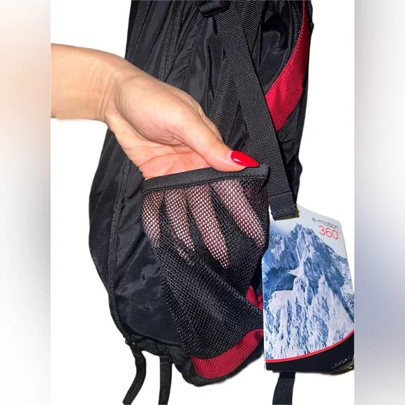 NWT VICTORINOX Swiss Army Conversion Pack Backpack with detachable pack - Picture 2 of 16